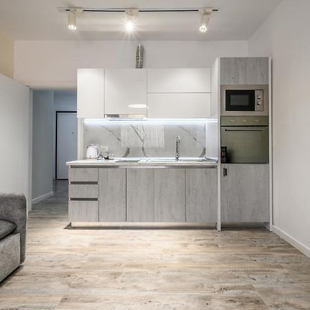 Miku Apartment-City Walk 1Bd Stylish Apartment Tirana Kültér fotó