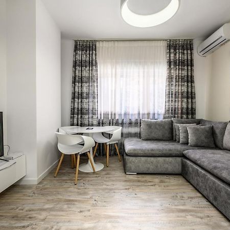 Miku Apartment-City Walk 1Bd Stylish Apartment Tirana Kültér fotó